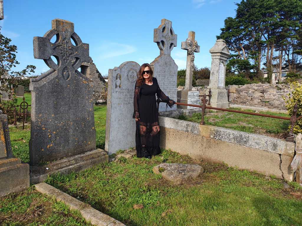 Romantic Goth in graveyard